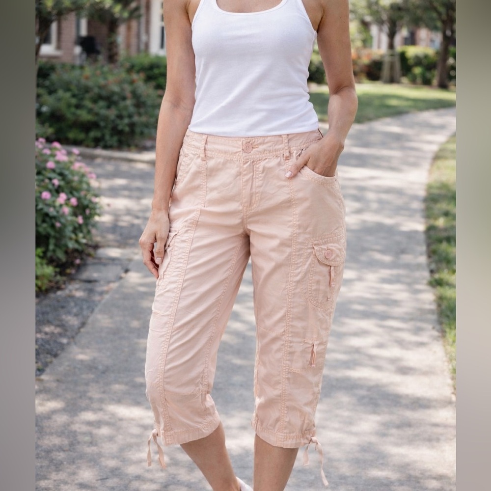 🌸 A.N.A Blush Pink Cargo Capri Pants Size 6 Petite Drawstring Hem 🌸